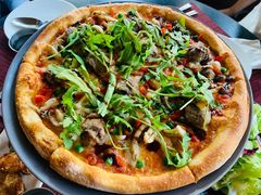 手工制牛肉丸披萨-WOLFGANG PUCK KITCHEN & BAR(迪士尼小镇店)