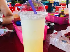 鲜榨菠萝汁-班赞海鲜市场