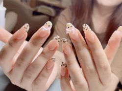 -UGIRL有个美甲
