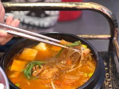 五花肉手工年糕泡菜汤-玄希浪漫厨房·韩料烤肉(湖滨银泰in77店)