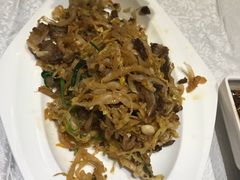 月牙骨炒酸菜-北李妈妈菜·海肠捞饭(高新万达店)