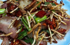 Houttuynia Herb Stir-Fried with Preserved Pork