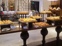 -上海滴水湖皇冠假日酒店