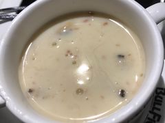 巧达蛤蜊浓汤-斗牛士牛排(南京东路店)