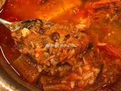 金枪鱼辣白菜汤-金北顺大锅家(신사본점)