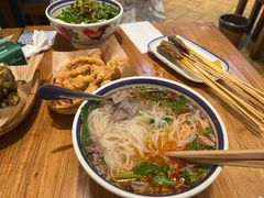 -云阿蛮云南生烫牛肉米线(奉贤路店)