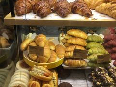 焦糖牛角包-PAPER STONE BAKERY(天环店)