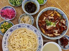 老北京炸酱面-门框胡同百年卤煮(新街口店)