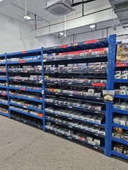 -逝水玩具折扣店