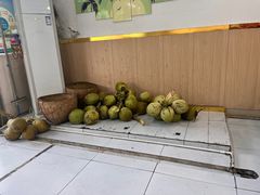 -老何家后安粉·糟粕醋海鲜火锅(三亚湾椰梦长廊店)