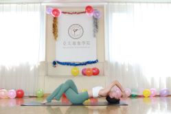 -亚太瑜伽普拉提学院