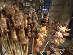 一串烤肉-何师烧烤·香辣蟹·川菜·30年老品牌(太古里旗舰店)