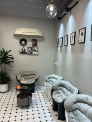 -老男孩男士理容馆·理发·烫染·修面