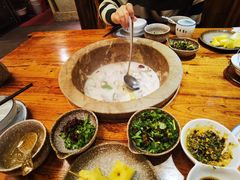 -滇香肴·云南菜蒸汽石锅鱼(云南北路店)