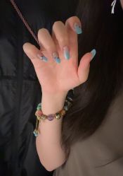 -悦指间美甲美睫