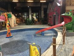 -泉城欧乐堡戏水湾艺术养生温泉