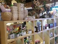 -谷莠子花艺气球派对·绿植造景·花艺沙龙(东海缤纷天地店)