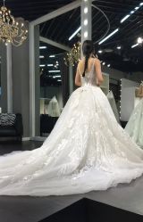 -Lady  Jane高端婚纱礼服馆