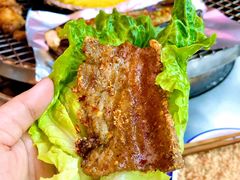 烤五花肉-毛小子西昌藿香火盆烧烤(学苑路店)