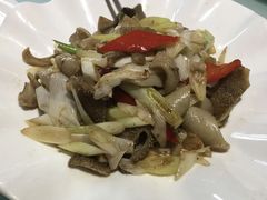 葱爆羊肉-萨拉漫饮食(北京中路店)