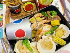 -水桶王国主题餐厅·聚会·生日派对·亲子活动·家庭套餐(亚龙湾希尔顿店)