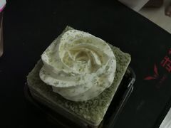 -红宝石·鲜奶小方·海派西点房(南翔店)