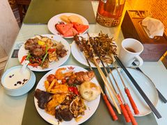-丝路天山酒店(国际大巴扎店)