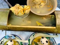 -刘姐啤酒鱼民族演艺餐厅(西街总店)
