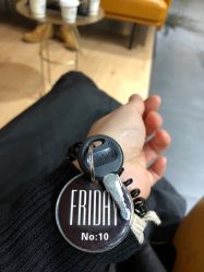 -FRIDAY星期五专业美发沙龙