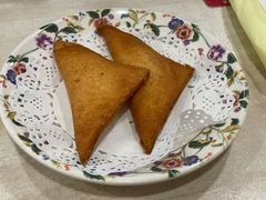 咖喱吞拿鱼角-喜莲咖啡