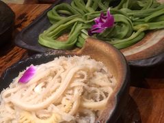 -老牌坊云南鱼豆花火锅(爱建店)