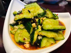 刀拍黄瓜-霄汉牛三鲜湖北砂锅菜(万松园2店)