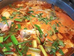 -野山舂·贵州现舂酸汤火锅(鸿通城店)