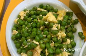Green Bean and Shrimp Fried Eggs
