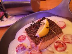 香煎挪威三文鱼白酒忌廉汁-MR.ROCKY洛奇先生RESTAURANT&BAR(宝安壹方城店)