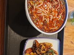 -云阿蛮云南生烫牛肉米线(奉贤路店)