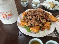 -金卯白肉罩火烧