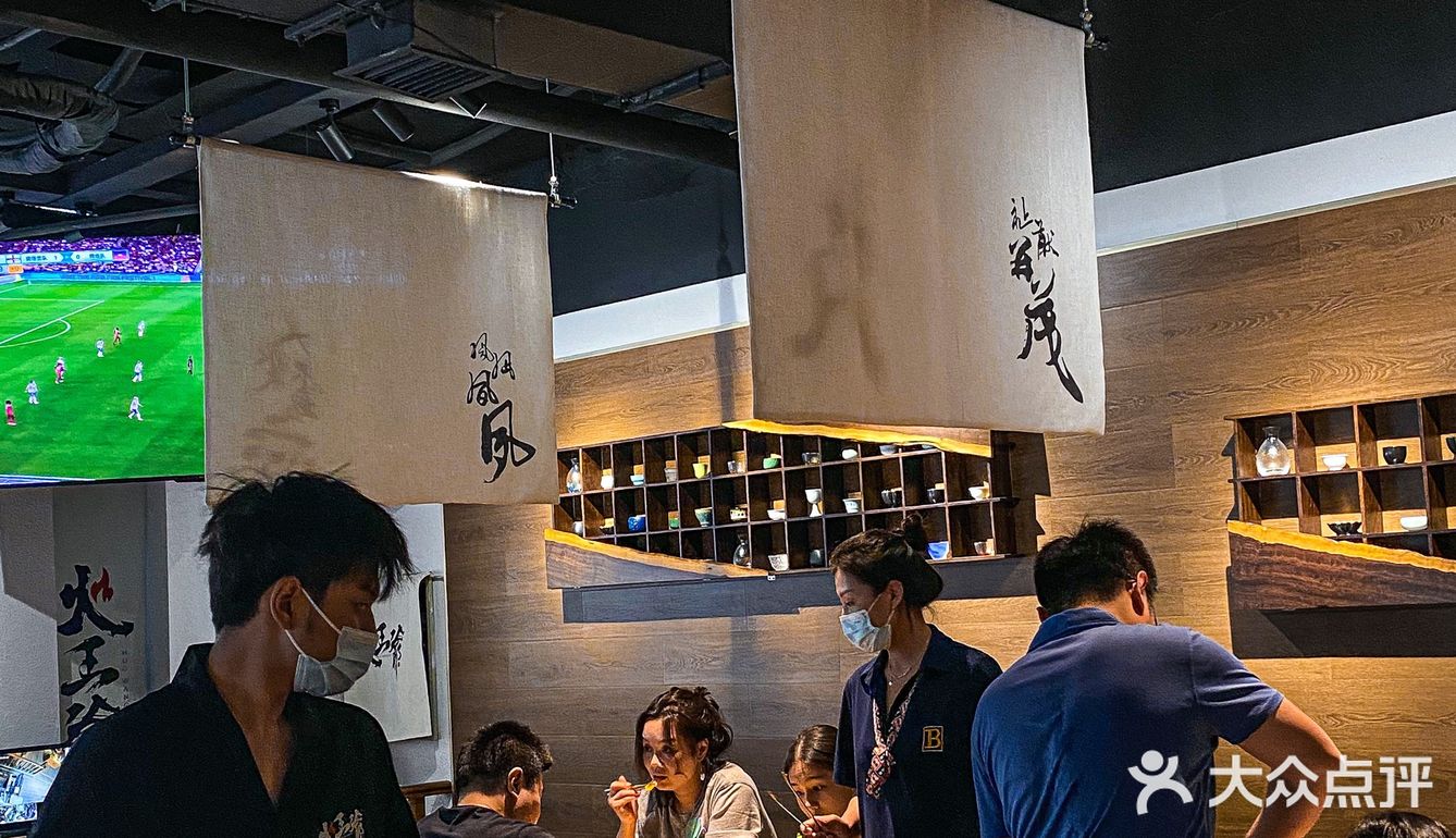 南艺后街走一圈，一定要来一次围炉烤肉‼️