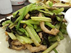 芹菜炒木耳-华信美食