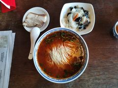 酸汤底-同得兴 Since·1995 传统苏式面馆(嘉馀坊店)