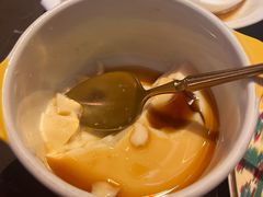 焦糖豆腐花-海派悦庭·海胆烧麦·新融合菜(凯德广场店)