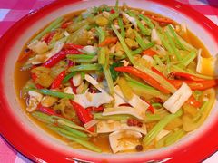 -思博半步颠小酒馆(梦时代店)
