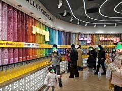 -m豆巧克力世界(上海世茂广场店)
