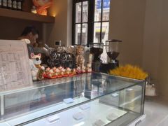 -Fridi Patisserie Cafe