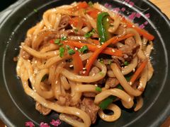 日式什锦炒乌冬面-大和食乐·鲜和牛酸汤火锅(环宇荟店)