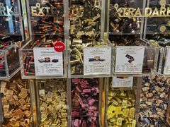 -VENCHI 闻绮(上海佛罗伦萨小镇店)
