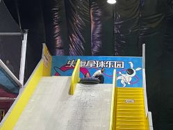-失重星球乐园·蹦床馆(欢乐谷店)