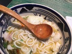 -鑫花溪牛肉米粉(东环大润发店)