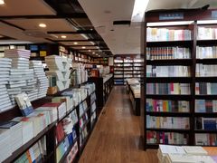 -新华书店(泉城路店)