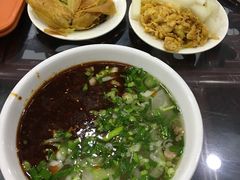 -牛一嘴·兰州牛肉面·大盘鸡(财富中心店)